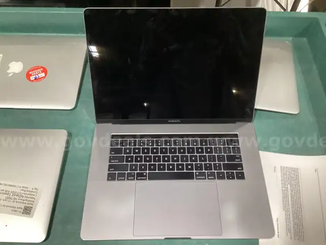 15" MacBook Pro (2016)