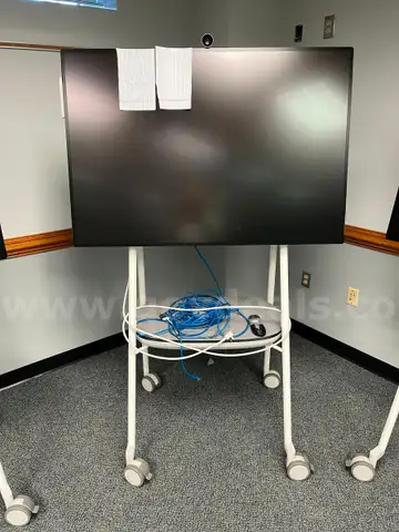 Lot 2 - Microsoft Hub 2s