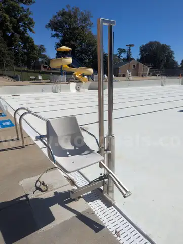 Aquatic Access Pool Life IGAT - Handicap Pool Lift