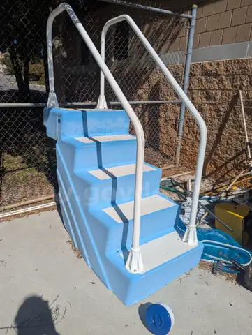 Triad Handicap Pool Stairs