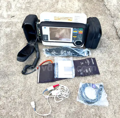 LifePak 12, four batteries, and charging station.