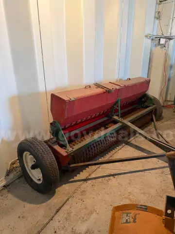 Brillian Sure Stand Seeder