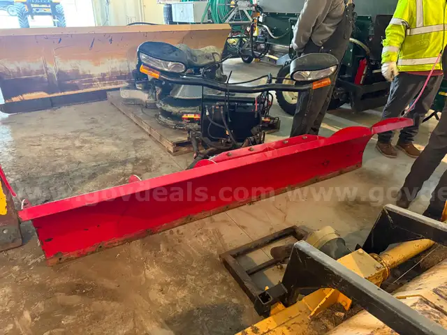 BOSS 9' Straight Blade Plow