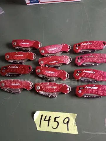 Husky box cutters
