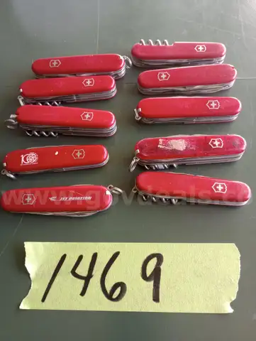 Victornox large knives