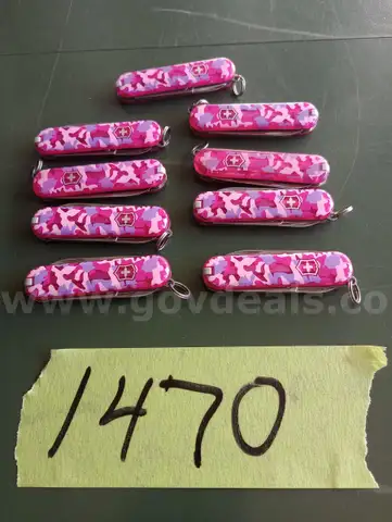 Victornox small knives