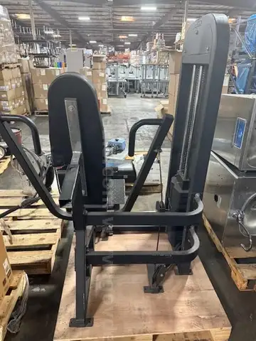 Vertical Chest Press Machine