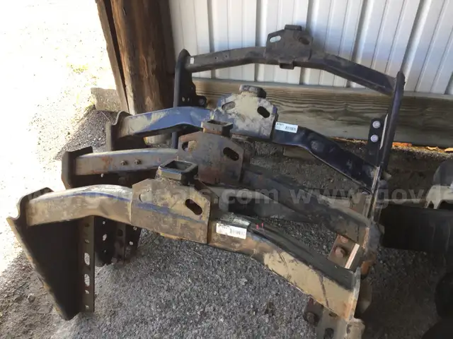 TRUCK HITCHES