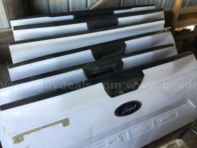 TAILGATES AND DOOR PART
