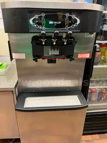 ICE CREAM MACHINE