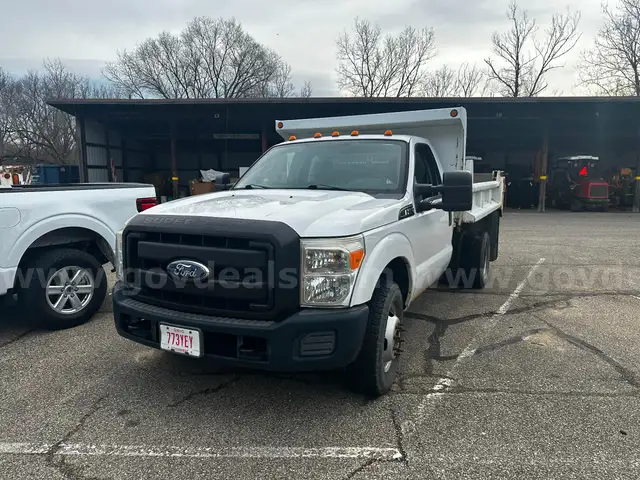 2011 FORD F-350 2WD DUMP TRUCK