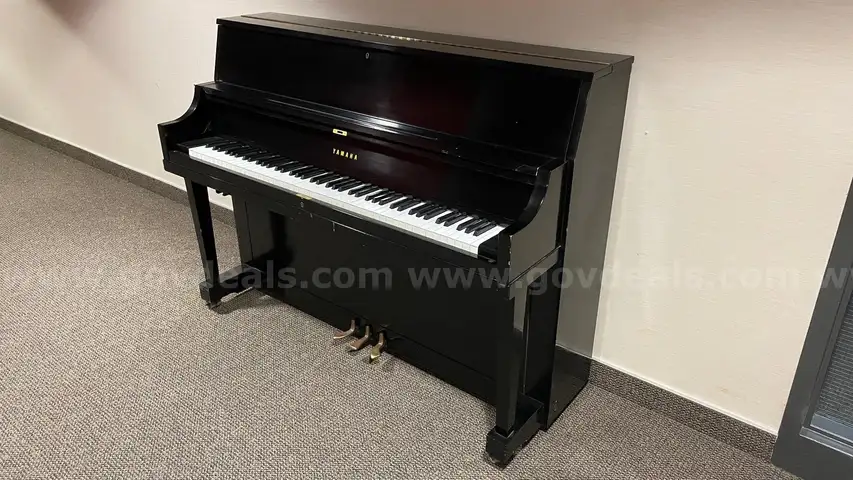 Yamaha P2E Piano