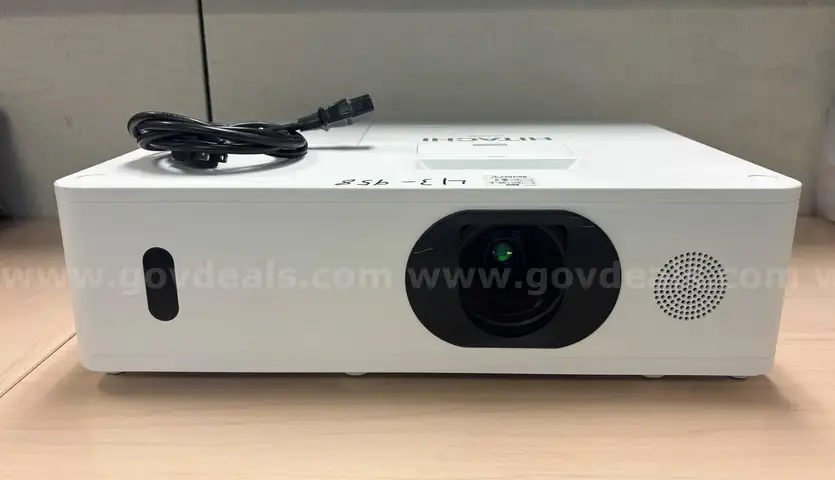 Hitachi CP-WU5505 Projector