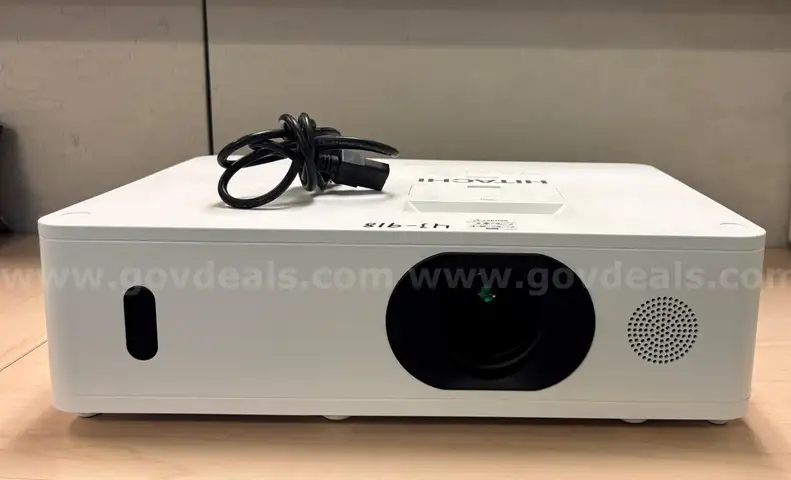 Hitachi CP-WU5505 Projector 3LCD