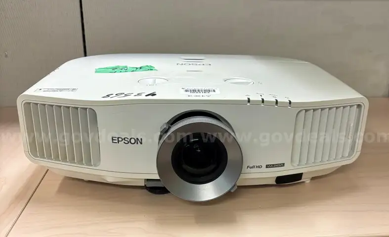 Epson PowerLite Pro G5450WU Projector