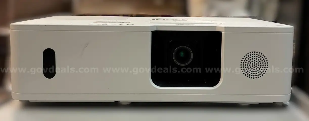 Hitachi CP-WX5505 Projector