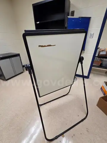 2-sided 28&#x22;x38&#x22; Dry Erase Easel (does have some qhosting)