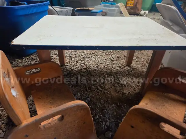 Toddler Table and 2 Chairs