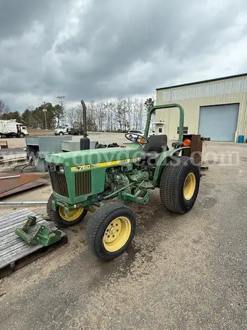 Pre 2000 John Deere Tractor Model 750 with bucket