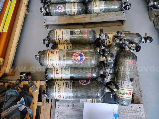 Lot 7 14-Scott 4500psi 30 min SCBA bottles.  Fair Condition - Start Bid $25.00 - Fire Dept. 419-352-3651 552 E. Court St