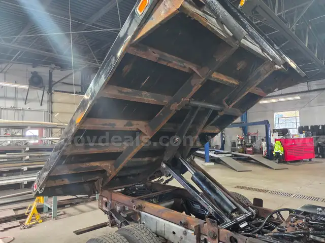 dumping flatbed knapheide 9ft