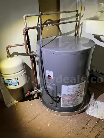Rheem 20 gal. water heater W/ expansion tank