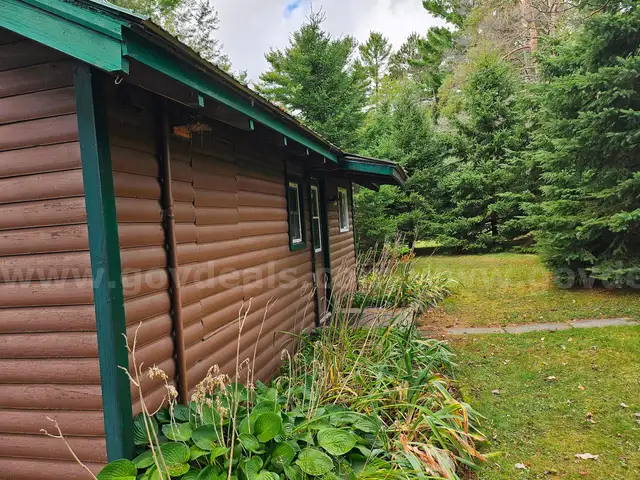 Bunkie/Cabin &#x22;B&#x22;