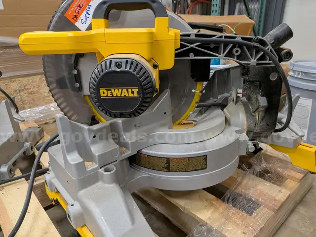 DeWalt DW715 Mitre Saw