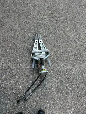 Amkus Hydraulic Rescue Ram