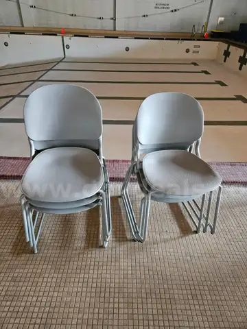 6 Gray, Plastic chairs