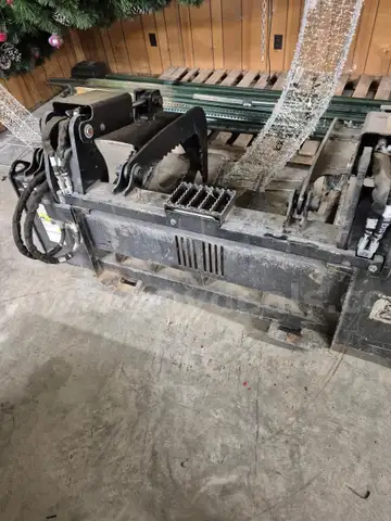 2018 Caterpillar Grapple Rake with Top Clamp