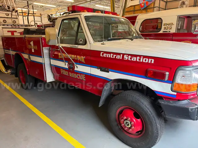 1995 Ford F-350 CHASSIS AND CAB, 7.3L V8 OHV 16V TURBO DIESEL. Highly desired chassis