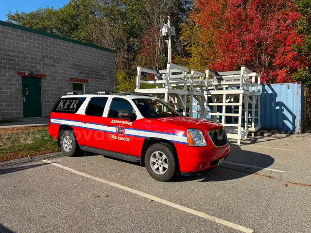 2009 GMC Yukon XL SLE-1 1/2 Ton 4WD