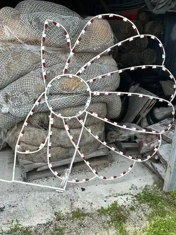 metal scallop - light pole decoration