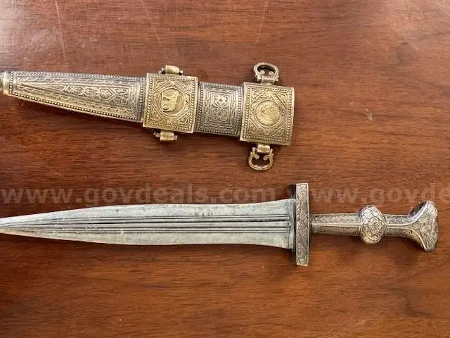 metal dagger sytle sword (costume)