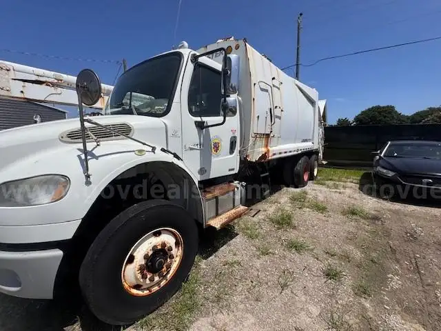 2012 Freightliner M2 106
