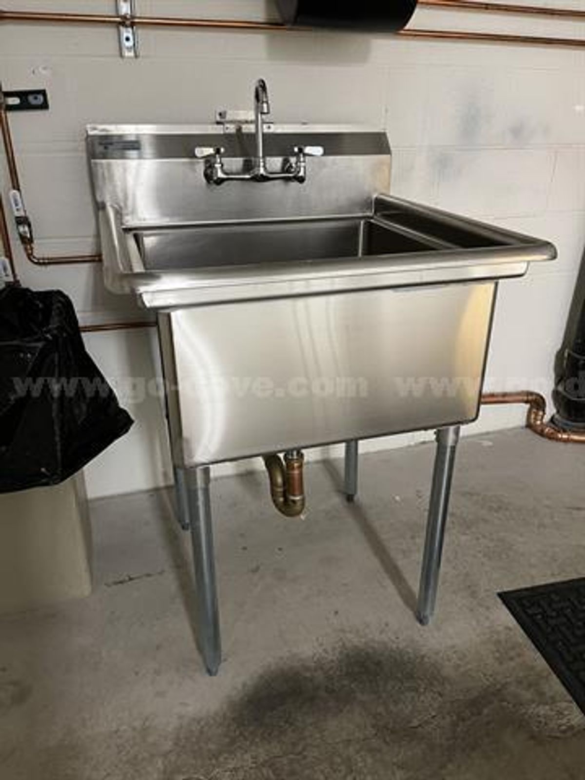 5 Ea., Stainless Steel Commercial Sinks | Go-Dove