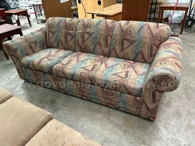 vintage style couch with pullout bed