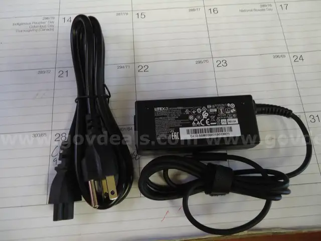 lot of 200 45 watt Chromebook chargers