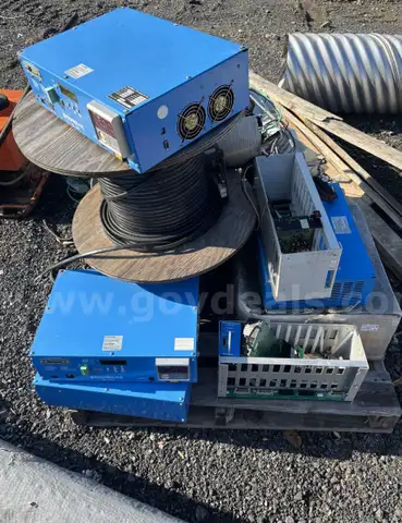 Econolite dbl 1400 Controllers and Various Parts and Wire