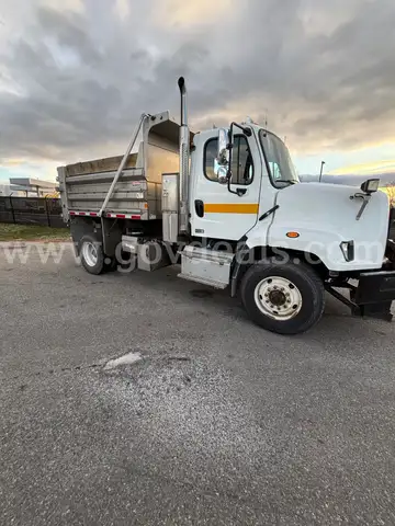 2017 Freightliner 108SD 10 Dump Truck