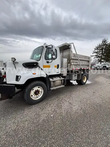 2017 Freightliner 108SD 10 ton dump truck