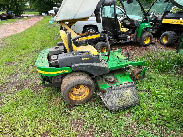 John Deere ZTRAK 757 Mower