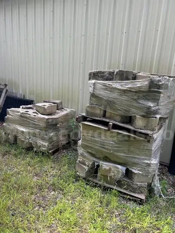 12&#x22; Cut Face Retaining Wall Block - 387 pieces