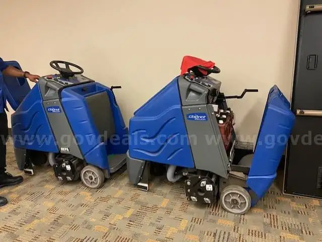 (2) Windsor Chariot igloss