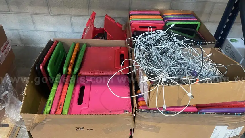 1 Pallet of Ipads/Ipad minis with cases and mixed box of charging cables