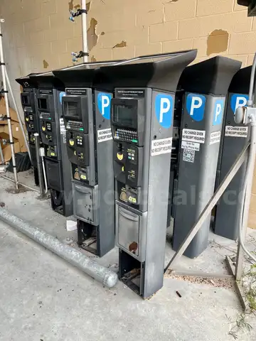 16 Parkeon Strada Electronic Parking Meters - Used