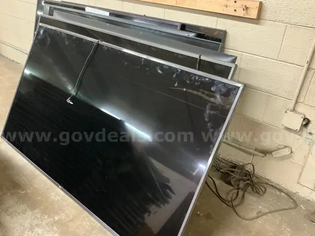 Seven LG TVs 75’’