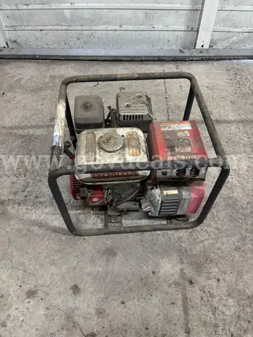 Lot of 2 Generators