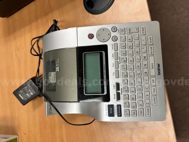 BROTHER P-TOUCH LABEL MAKER